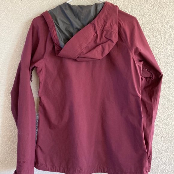 The North Face Burgundy Rain Shell Jacket - Picture 3 of 5